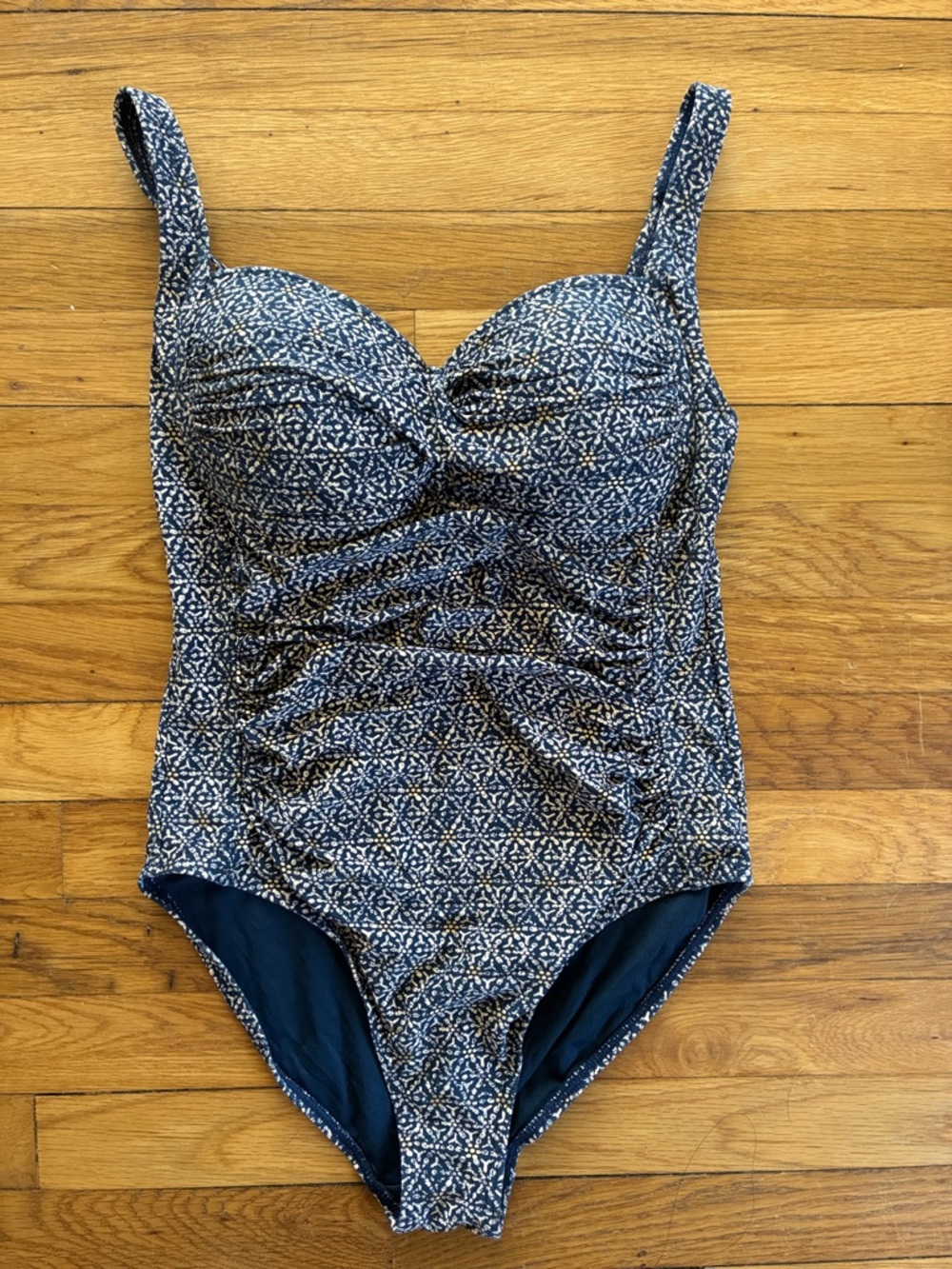 Niptuck Swim One Piece Bathing Suit 8 Joanne Foil Twist Tummy Control Padded Cup